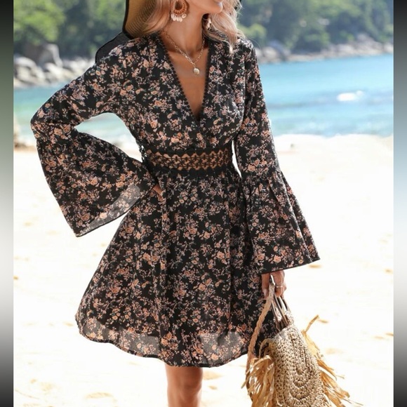 Boho Floral Print Sheer Mesh Lace Insert Flounce Sleeve Dress - Picture 4 of 5